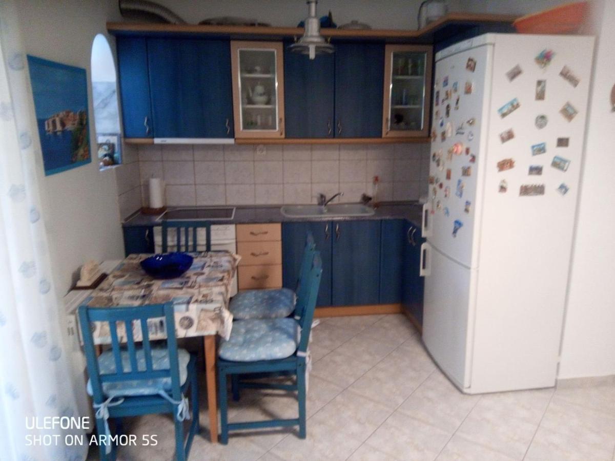 Giannis House *